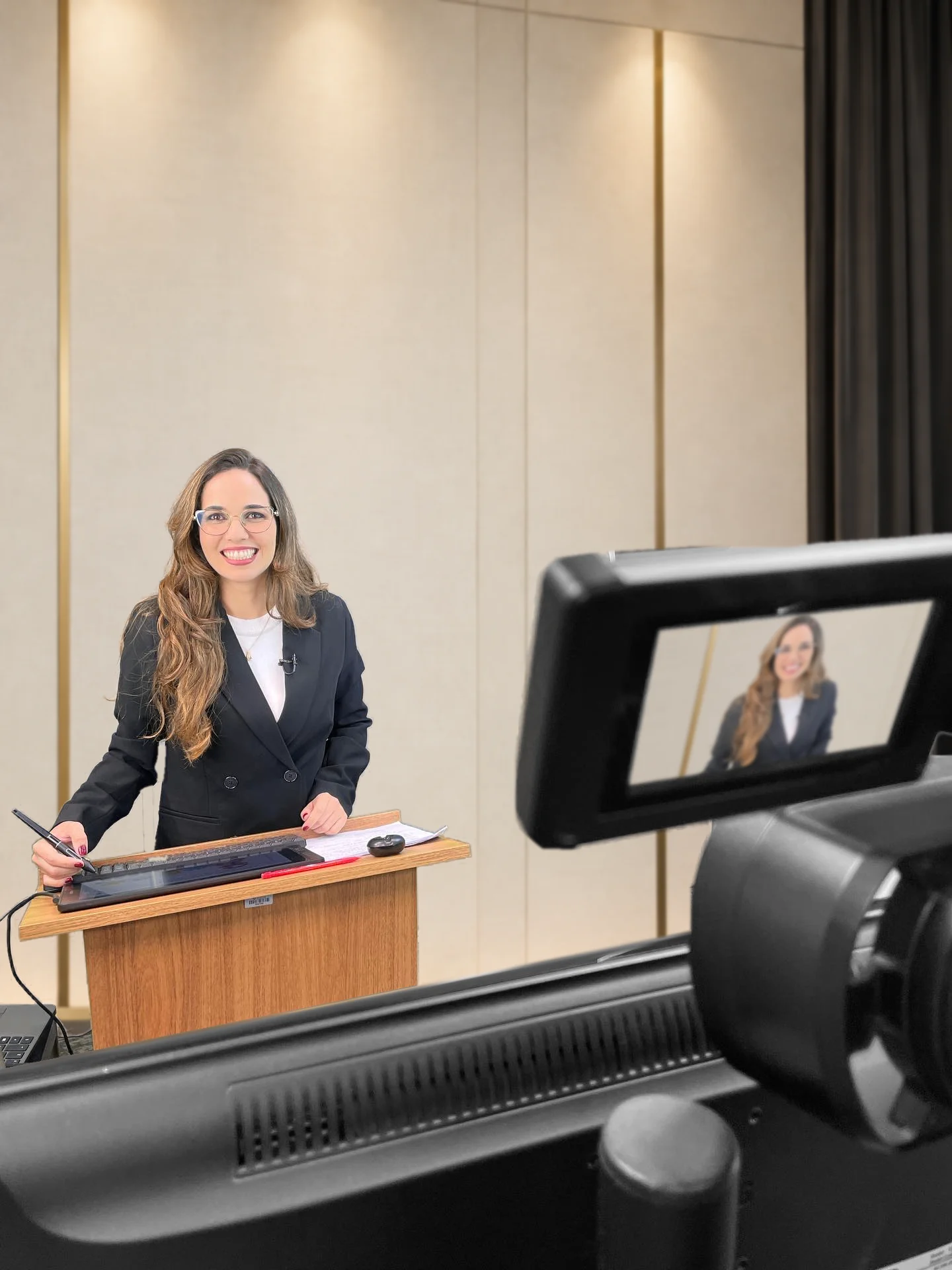 Marília Miranda durante gravação